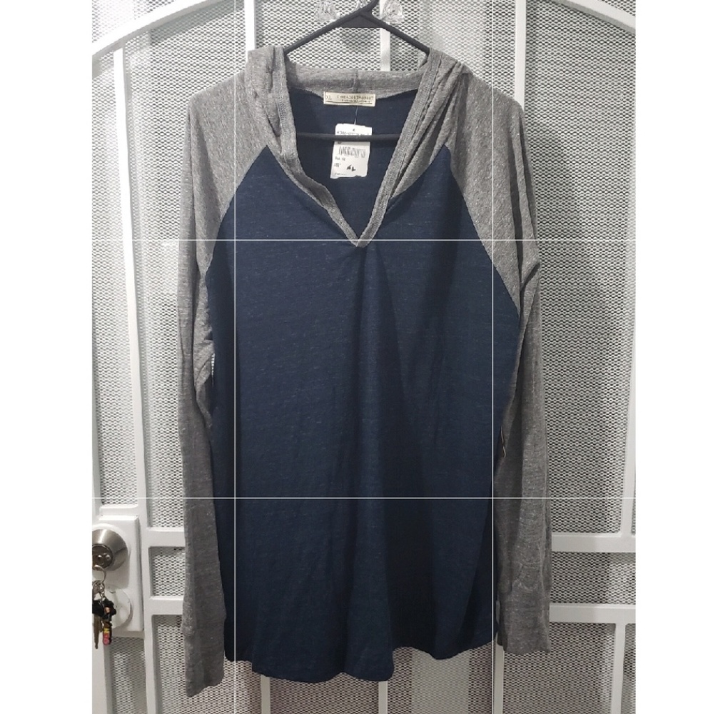 NORDSTROM RACK- long aleeve tshirt hoodie